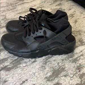 All black huaraches